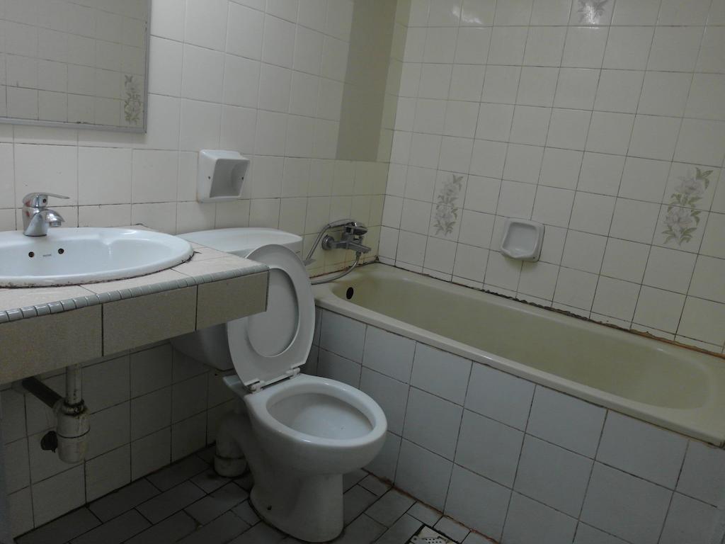 Silverwood Inn Мири Экстерьер фото