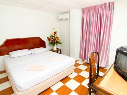 Silverwood Inn Мири Экстерьер фото